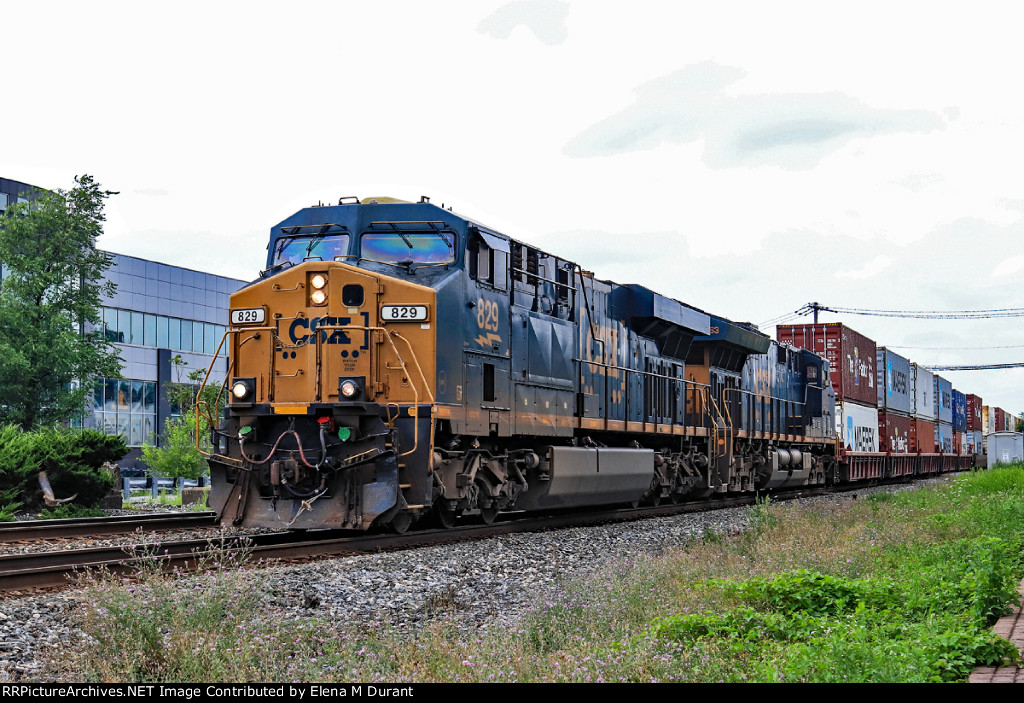 CSX 829 on I-168